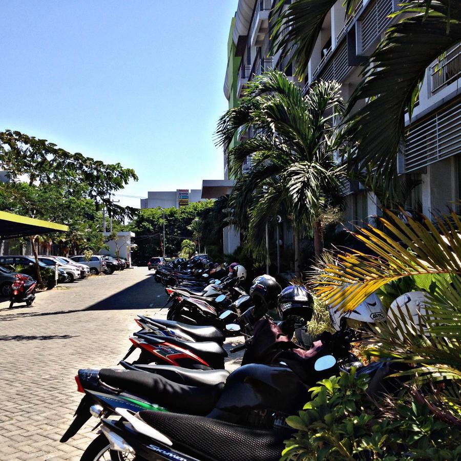 Greensa Inn Surabaya Eksteriør bilde