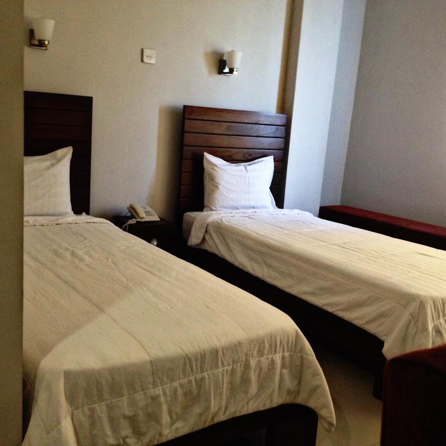 Greensa Inn Surabaya Eksteriør bilde
